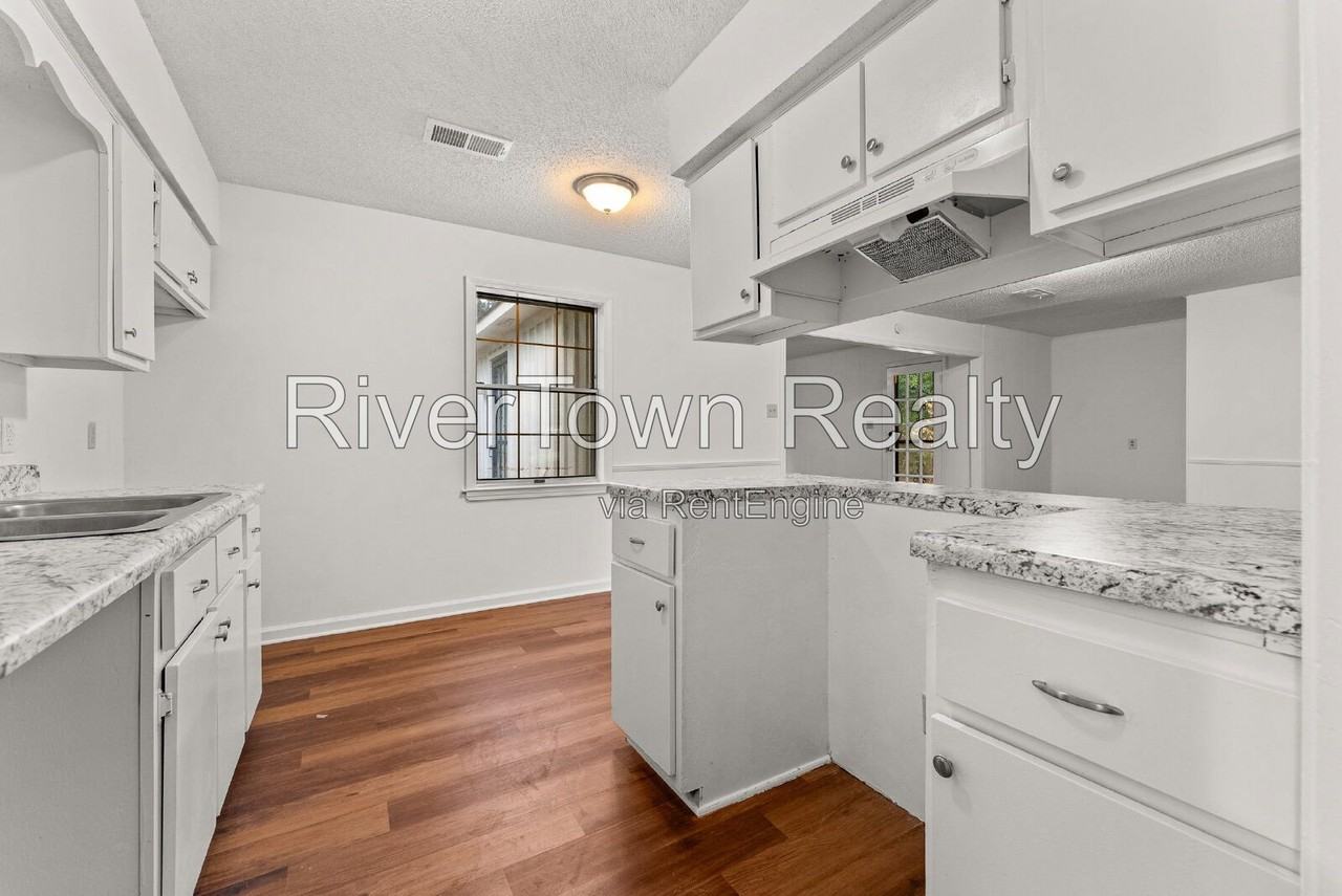 1310 Winfield Ave - Photo 7 of 26