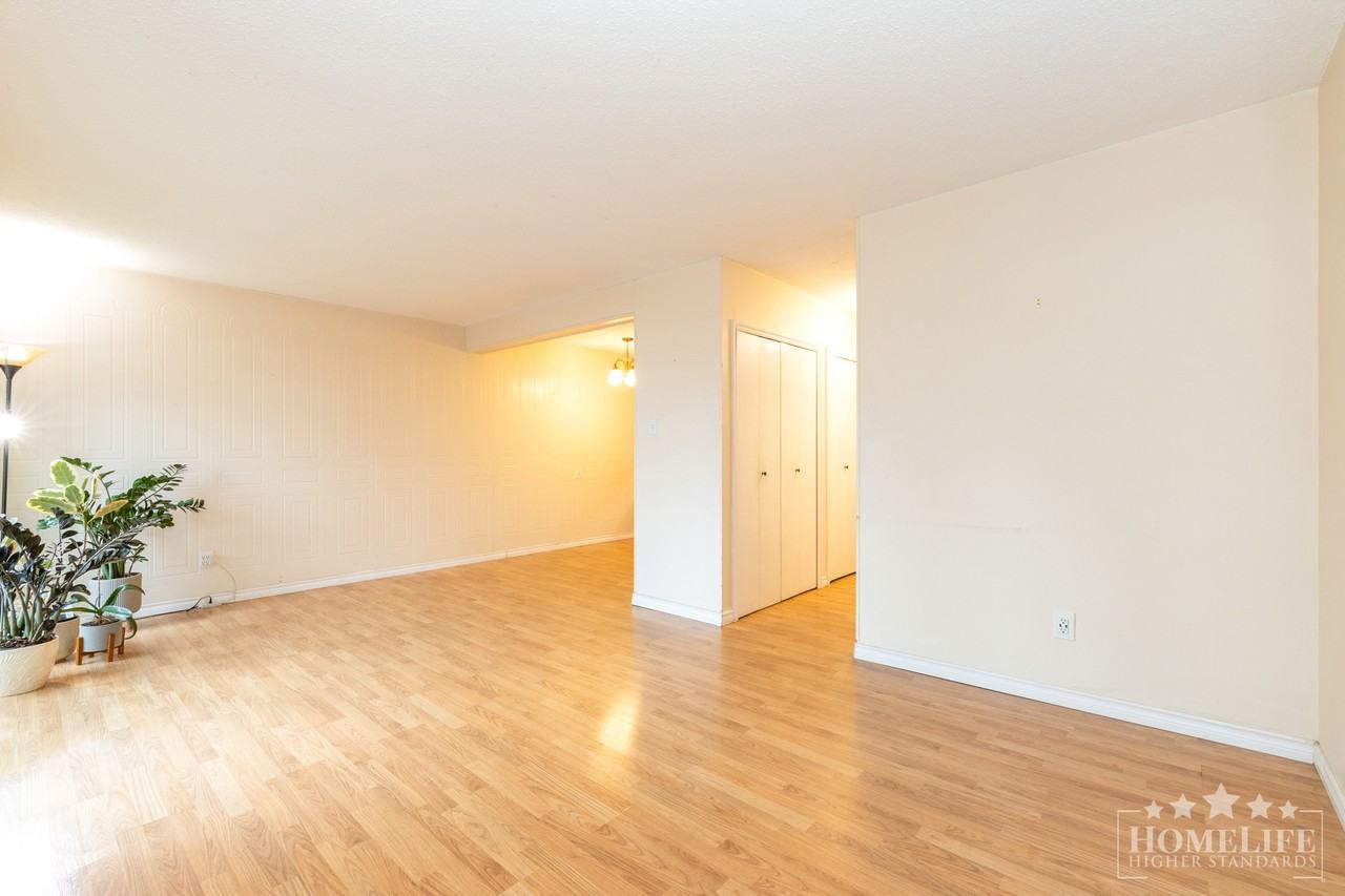 13755 102 Ave - Photo 3 of 20