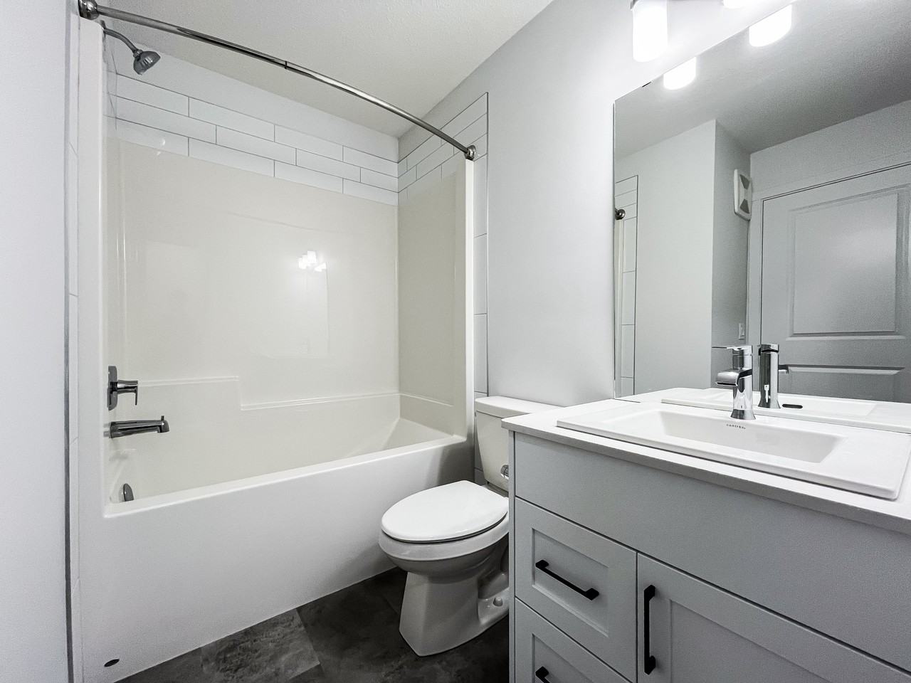 242 Orchards Blvd Sw Lowr - Photo 4 of 4