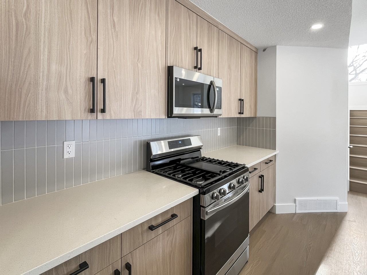 8604 33 Ave Nw - Photo 4 of 33
