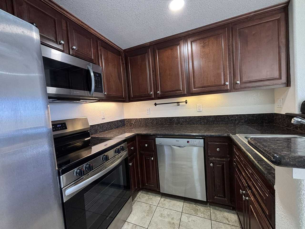 3975 Nobel Dr #292 - Photo 4 of 17