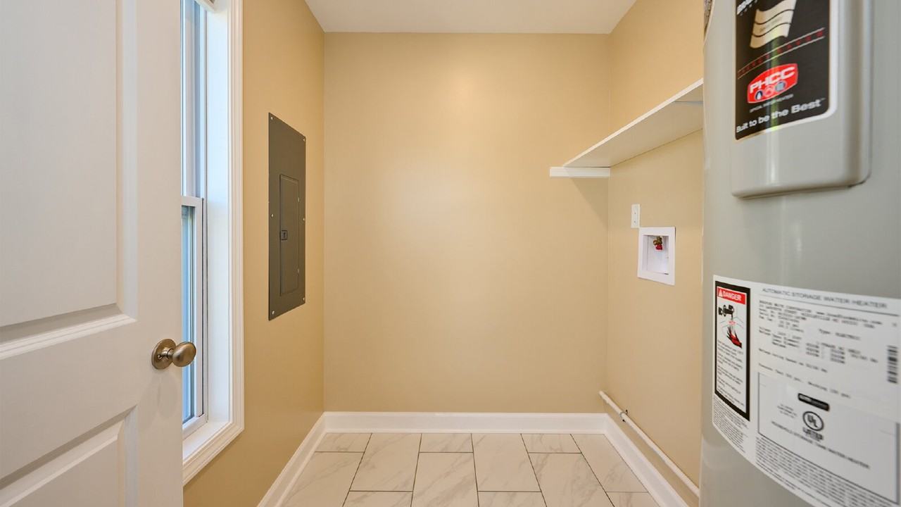 361 Crescent Dr Unit 4 - Photo 5 of 11