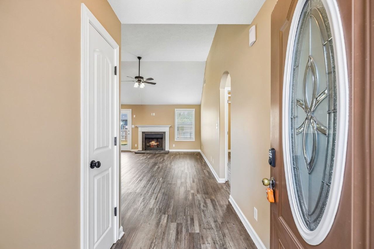 1115 Freedom Dr - Photo 2 of 50