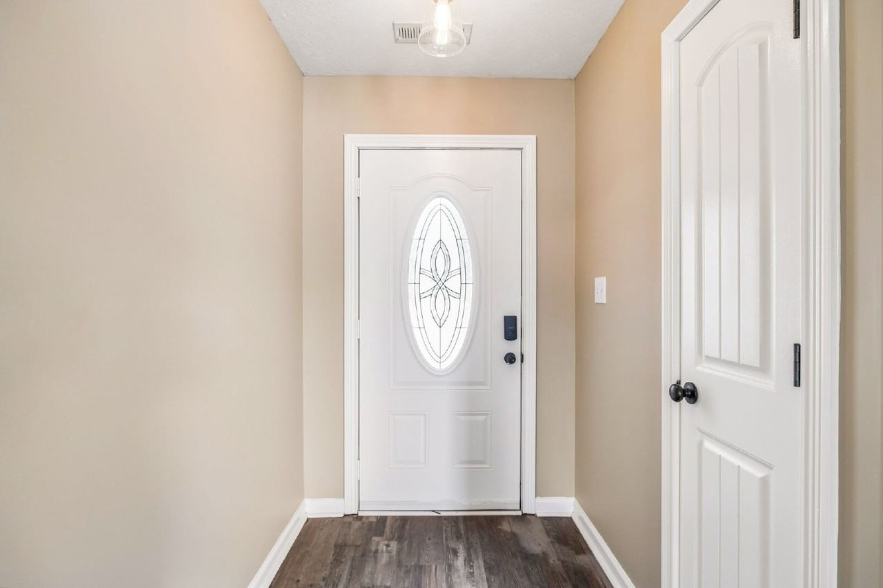 1115 Freedom Dr - Photo 3 of 50