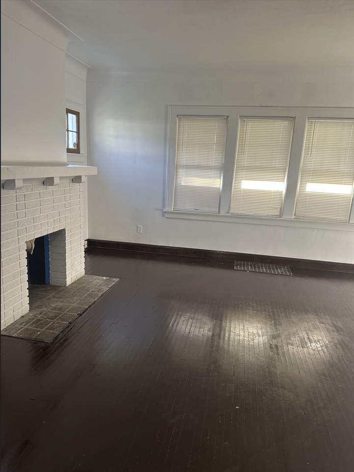 747 Toronto Ave - Photo 2 of 14