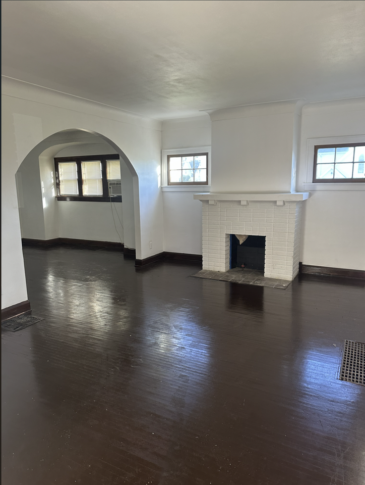 747 Toronto Ave - Photo 3 of 14