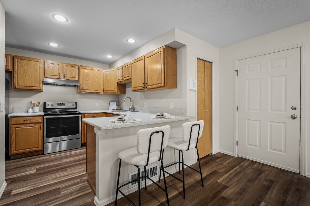 1010 Magic Lamp Way - Photo 3 of 42