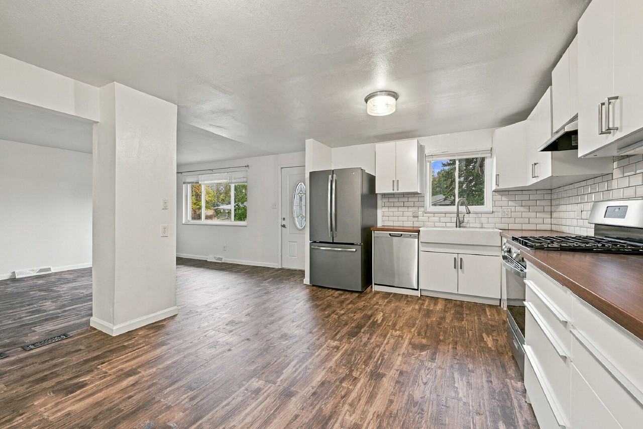 9361 W Louisiana Ave - Photo 4 of 49