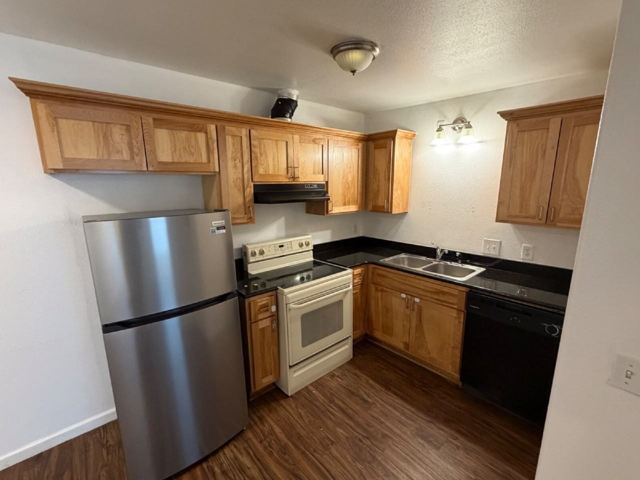 766 Holly St Unit 4 - Photo 2 of 10