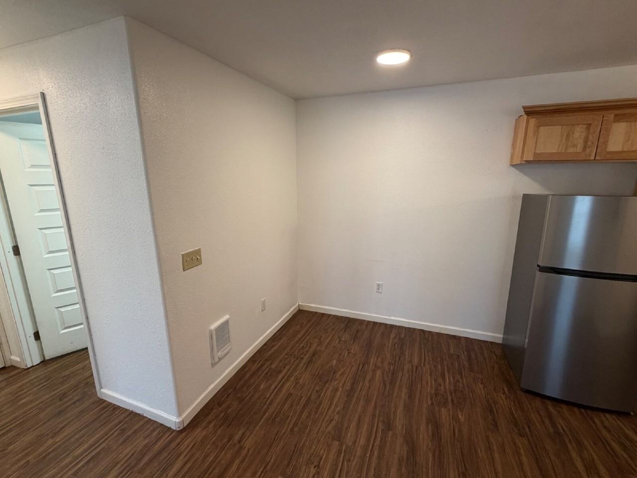 766 Holly St Unit 4 - Photo 3 of 10
