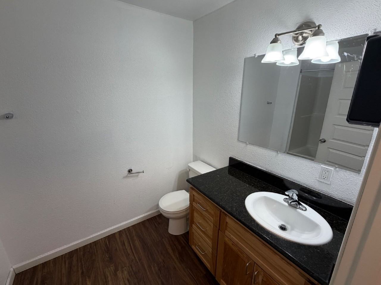 766 Holly St Unit 4 - Photo 4 of 10