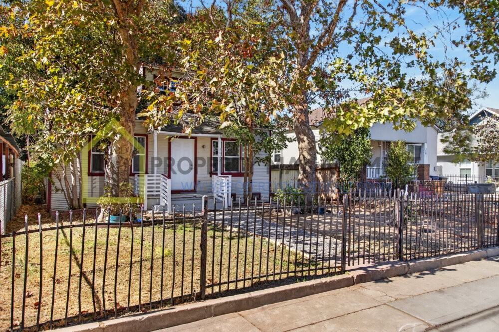 3832 35th St - Photo 2 of 50