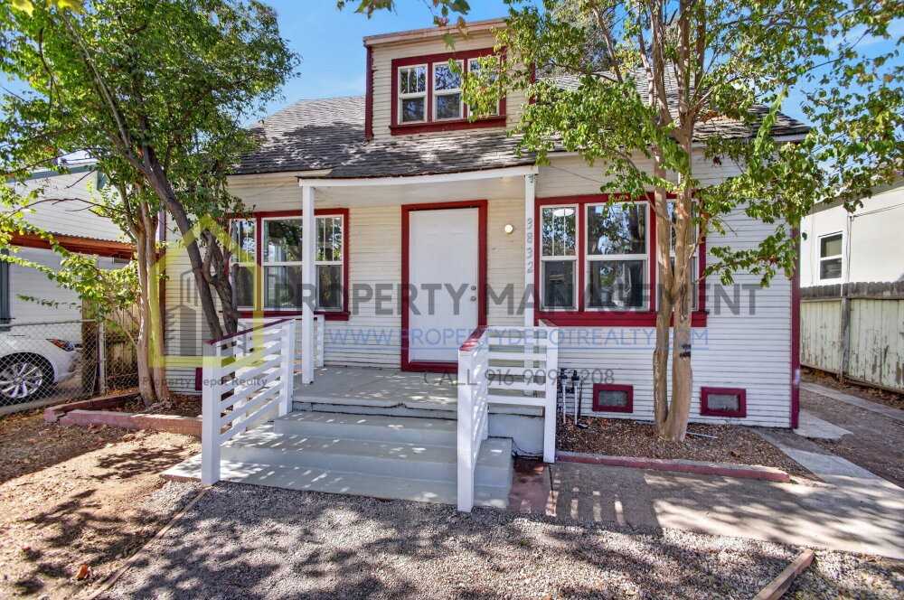 3832 35th St - Photo 4 of 50