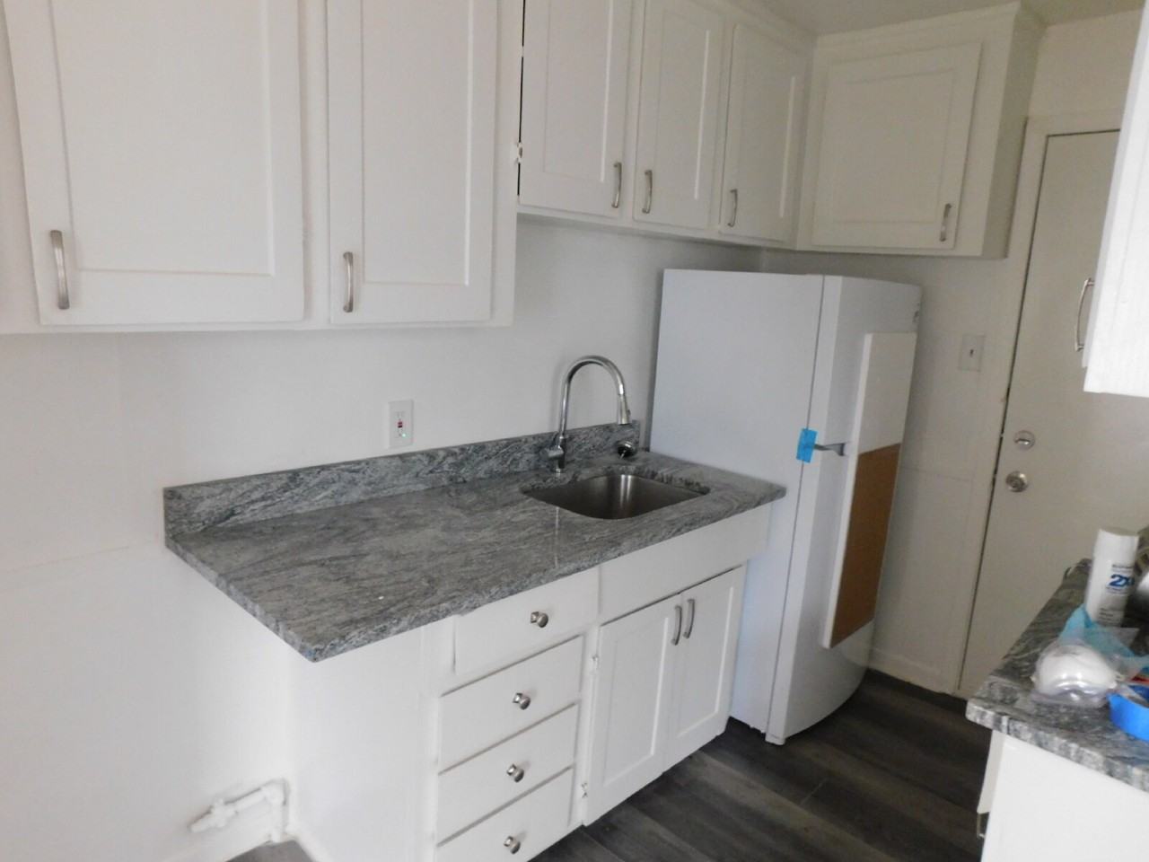 8515 Timken Ave - Photo 6 of 8