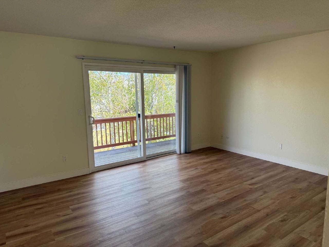 2268 Capitola Rd - Photo 4 of 8
