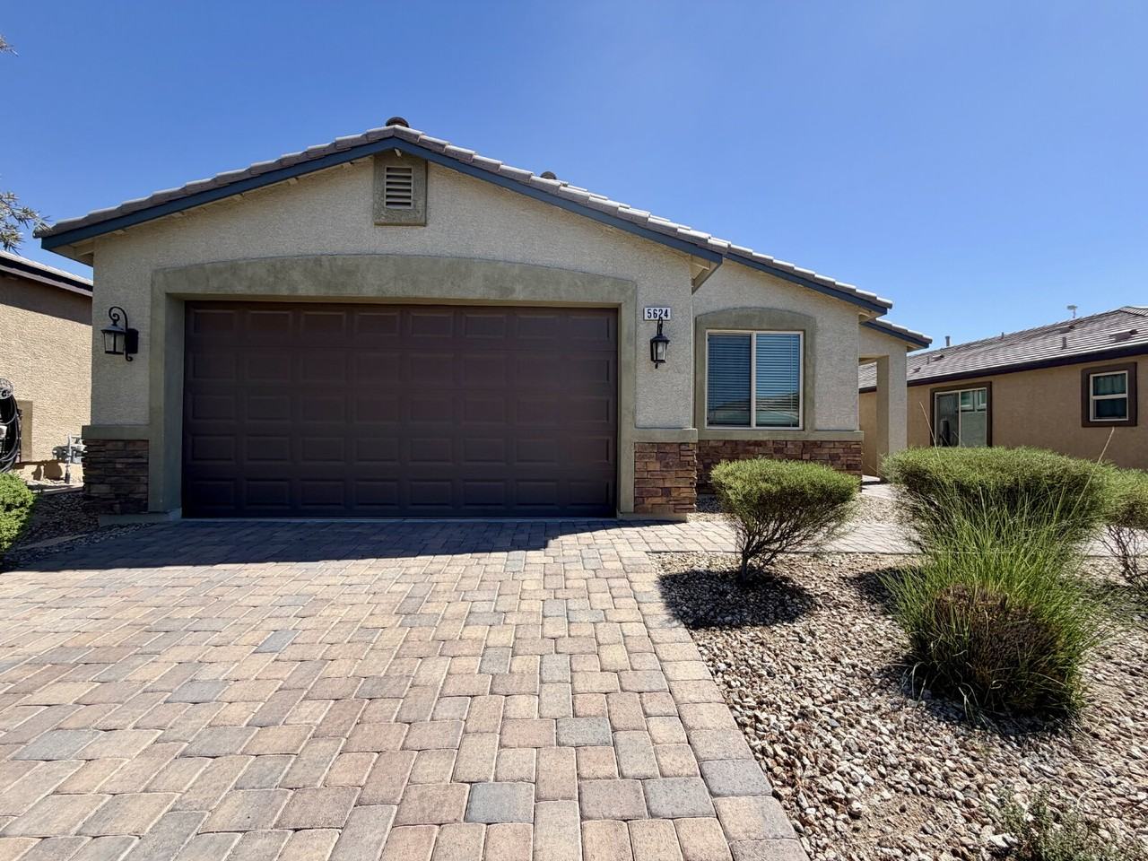 5624 Swan Bridge St - Photo 3 of 41