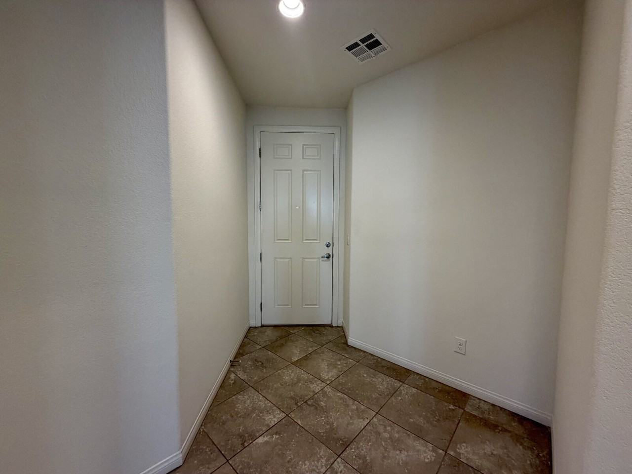 5624 Swan Bridge St - Photo 4 of 41