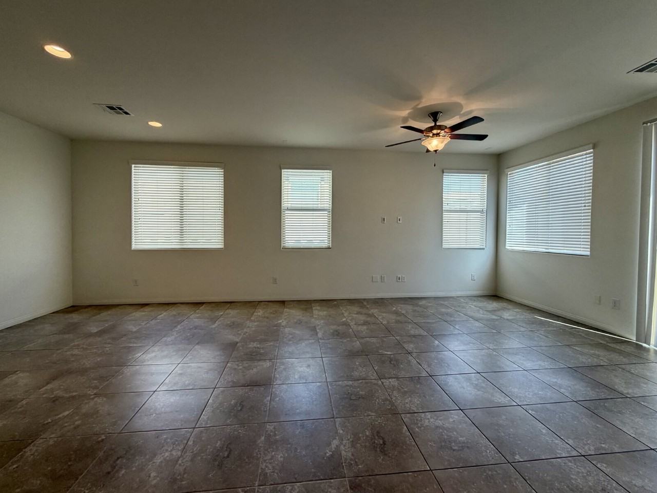 5624 Swan Bridge St - Photo 7 of 41