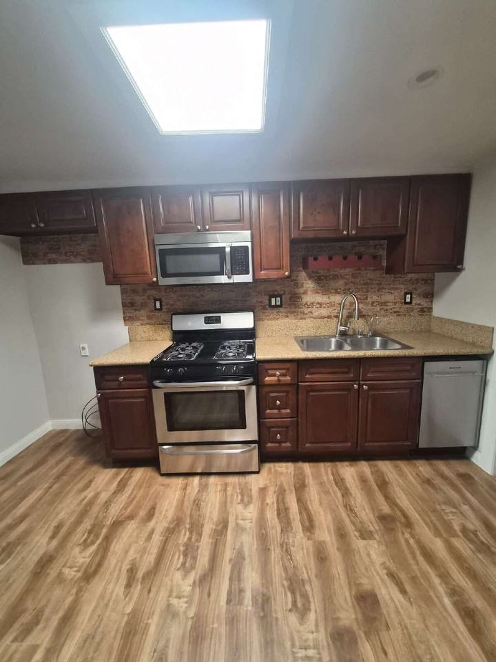 3530 Baltic Ave - Photo 5 of 18