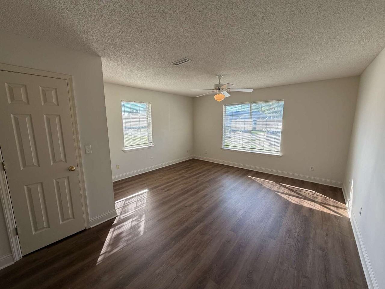 106 Autumn Ridge Dr #1 - Photo 6 of 15