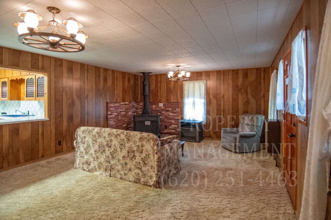 1610 Willow St - Photo 4 of 30