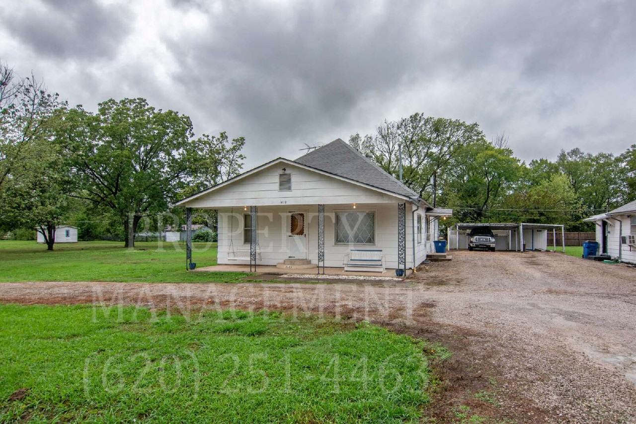1610 Willow St - Photo 7 of 30
