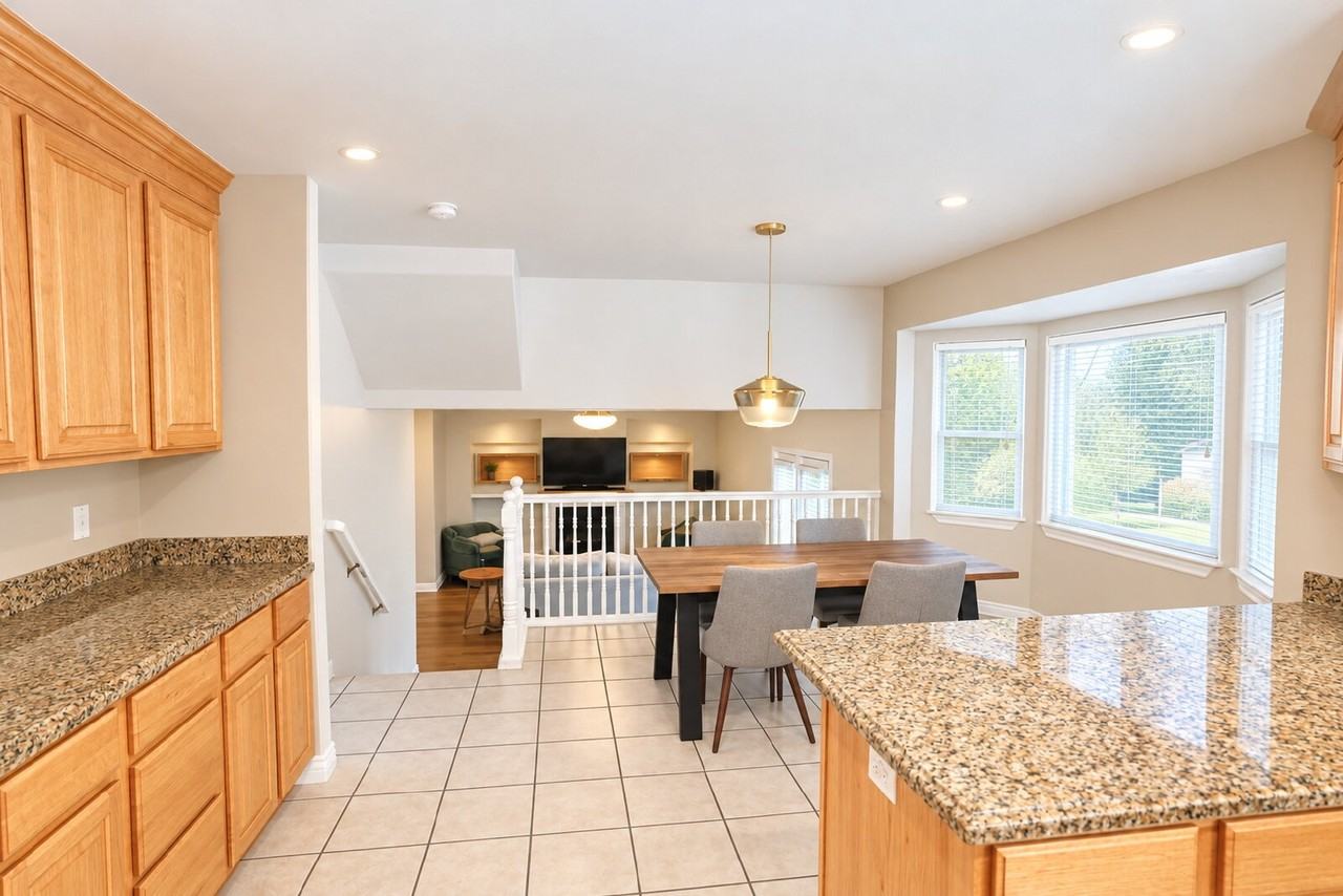 12719 S Whisper Point Ct - Photo 4 of 30