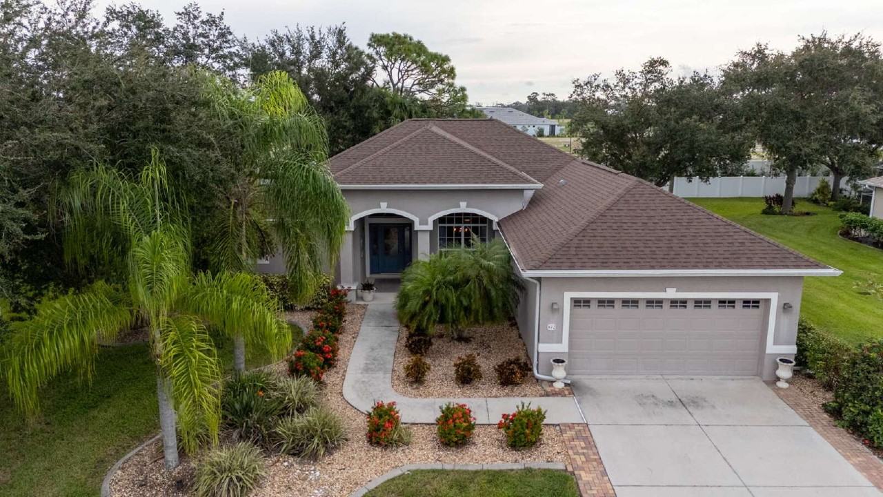 872 Clear Lake Dr - Photo 4 of 50