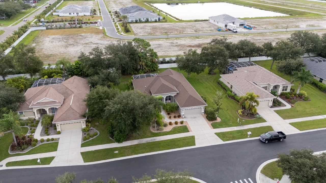 872 Clear Lake Dr - Photo 5 of 50