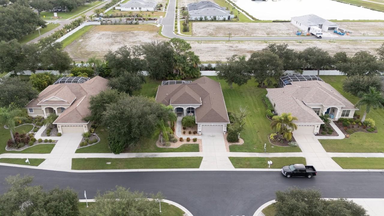 872 Clear Lake Dr - Photo 6 of 50
