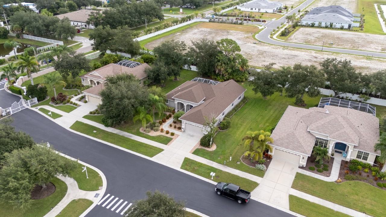 872 Clear Lake Dr - Photo 7 of 50