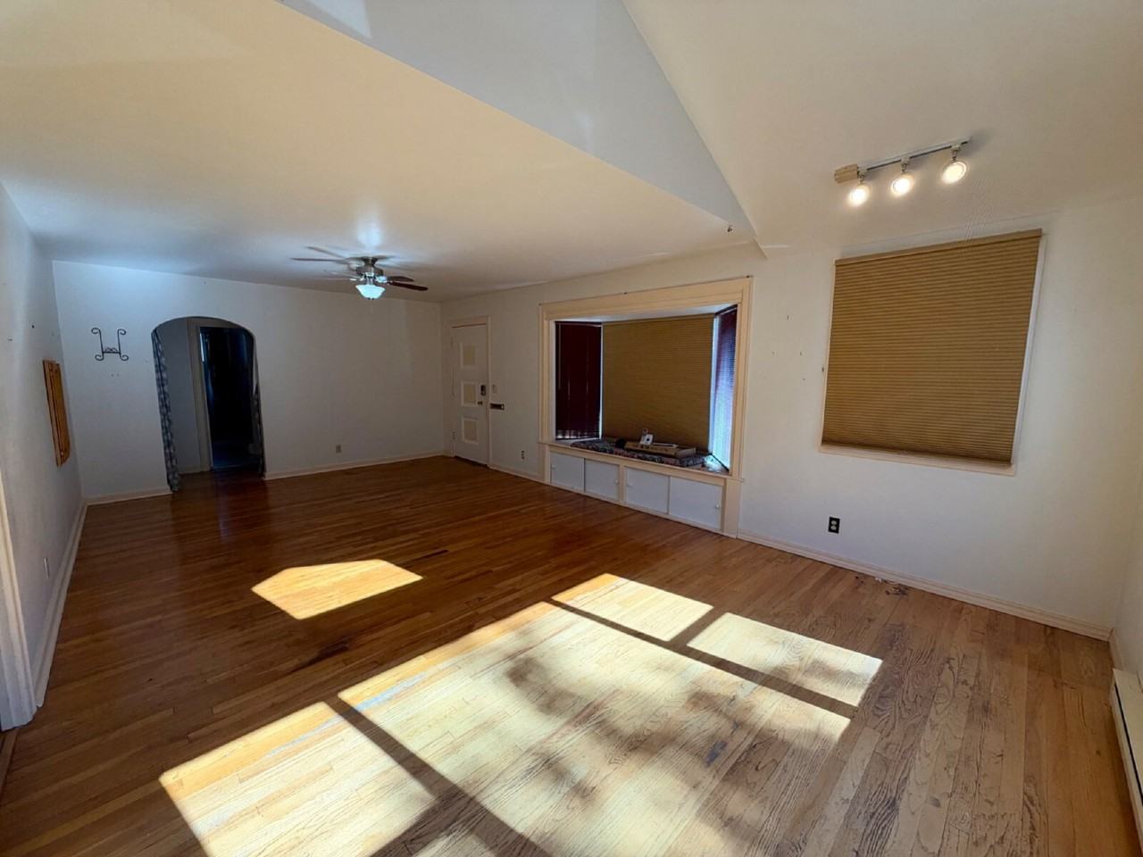 2780 Onyx St - Photo 3 of 16