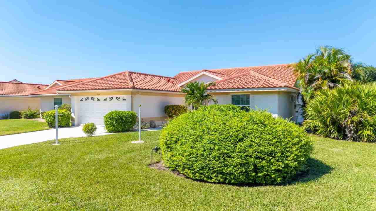 8466 Creekview Ln - Photo 3 of 41