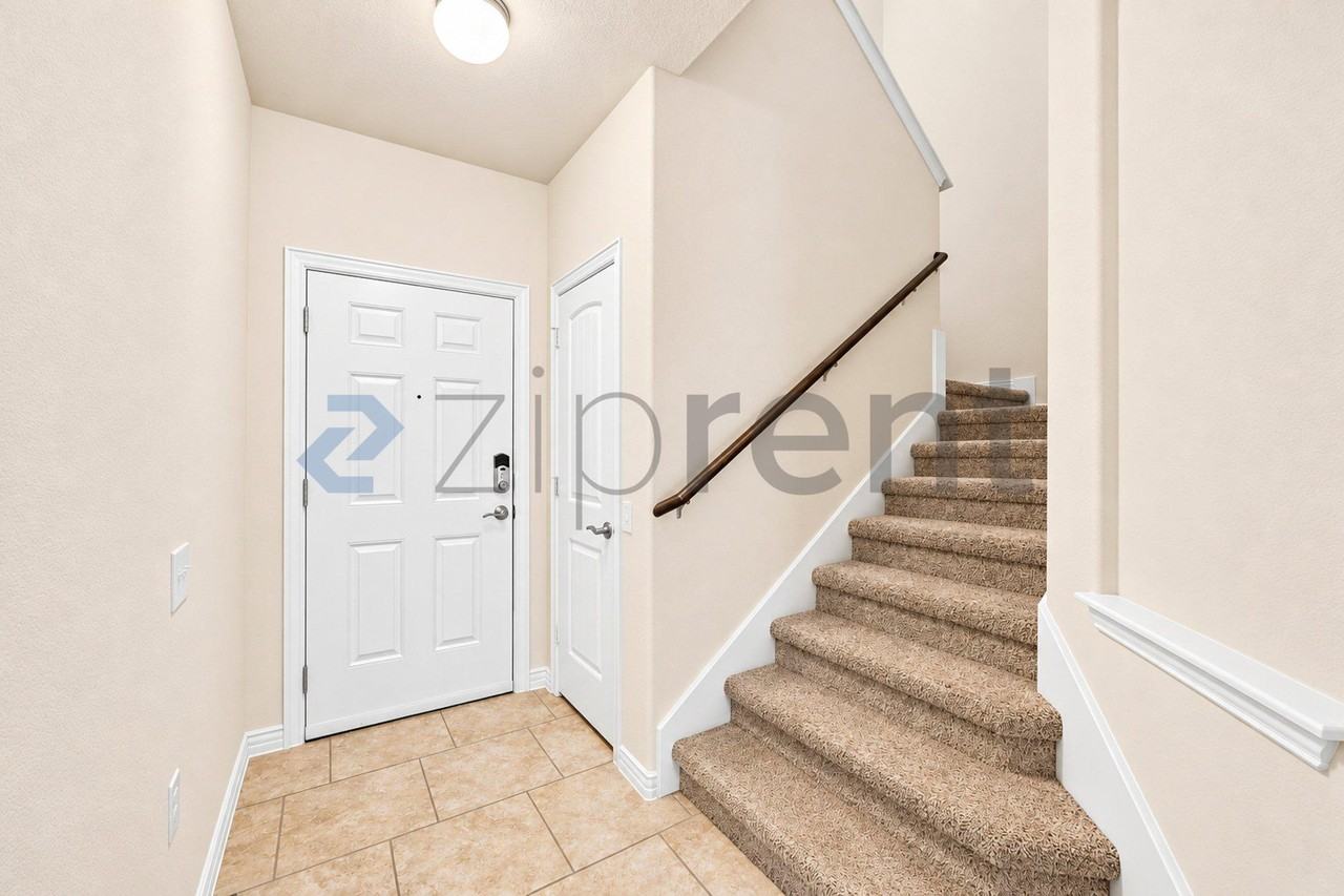 6908 Vail Ridge St - Photo 7 of 42