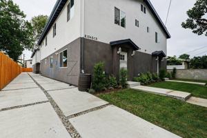 featured image of 213 E Raymond St #A