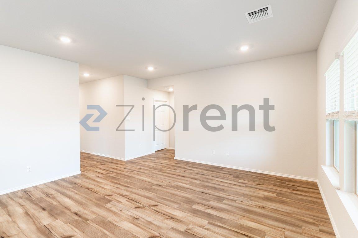 2510 Rollett Dr - Photo 4 of 24