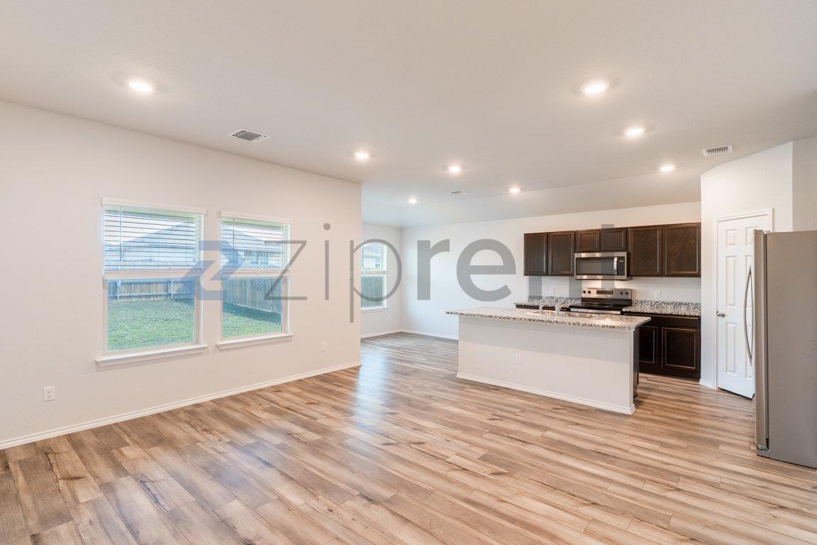 2510 Rollett Dr - Photo 5 of 24