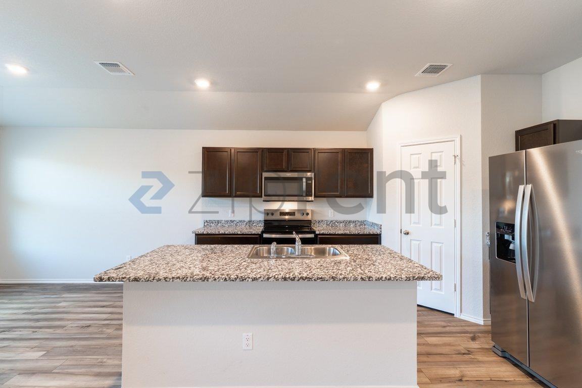 2510 Rollett Dr - Photo 7 of 24