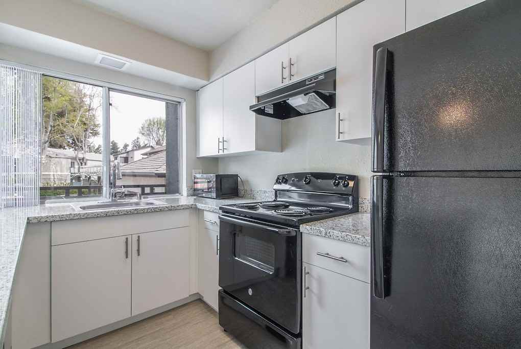 Stevenson Place - Photo 6 of 27