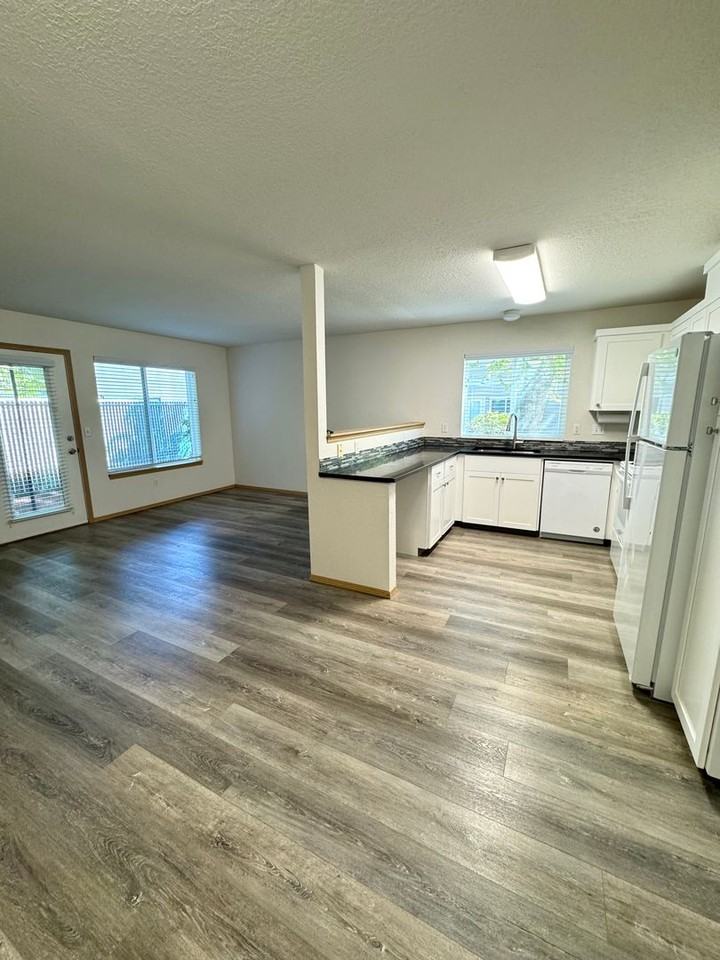 15017 Se East Ave - Photo 4 of 15