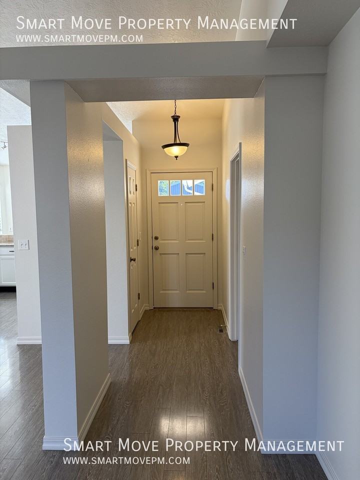 1502 E Sothesby St - Photo 7 of 32