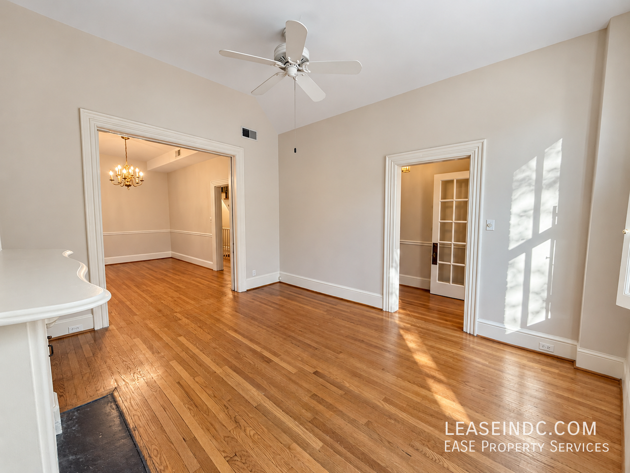 502 Independence Ave Se - Photo 5 of 37