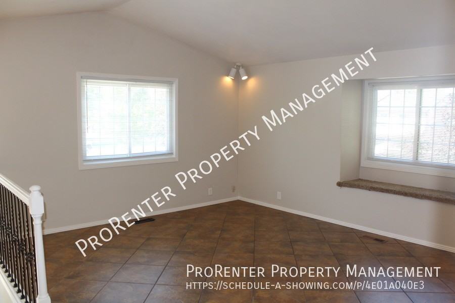 1409 S 50 W - Photo 4 of 23