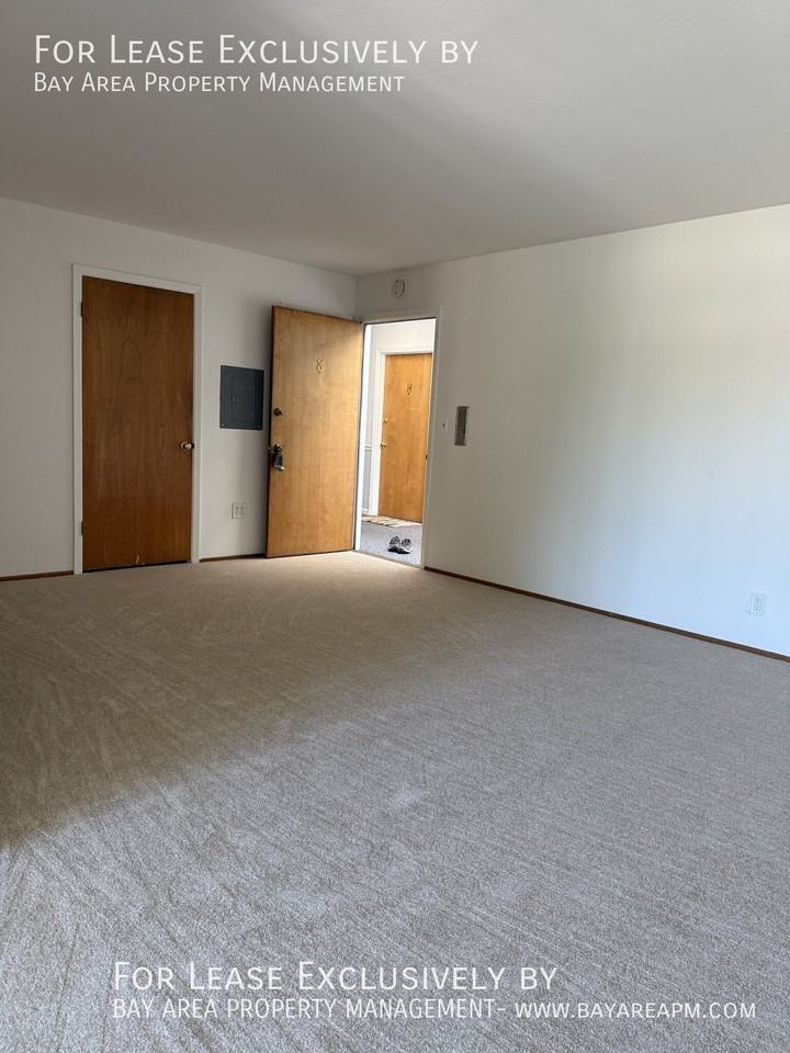 12 Clinton St #8 - Photo 2 of 6