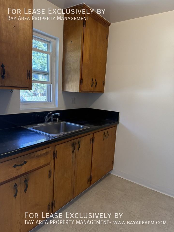 12 Clinton St #8 - Photo 3 of 6