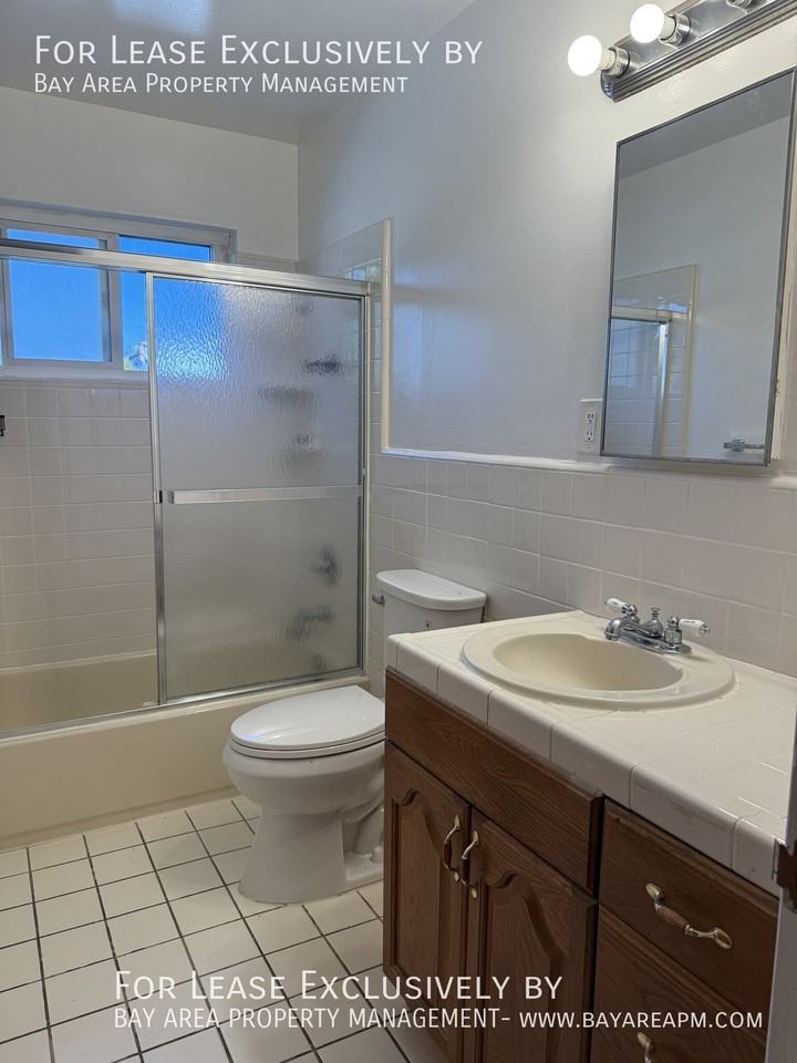 12 Clinton St #8 - Photo 5 of 6