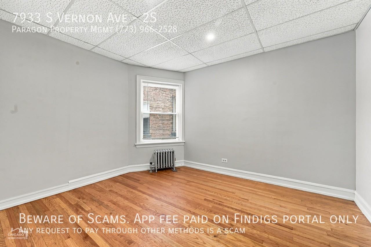 7933 S Vernon Ave #2S - Photo 4 of 12