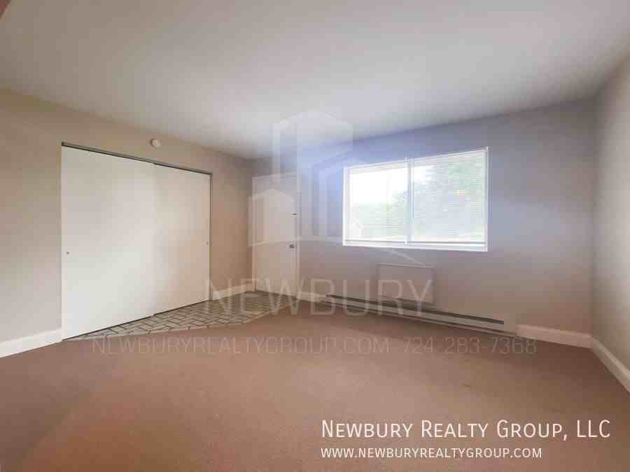 13 Sunbury Est - Photo 2 of 18