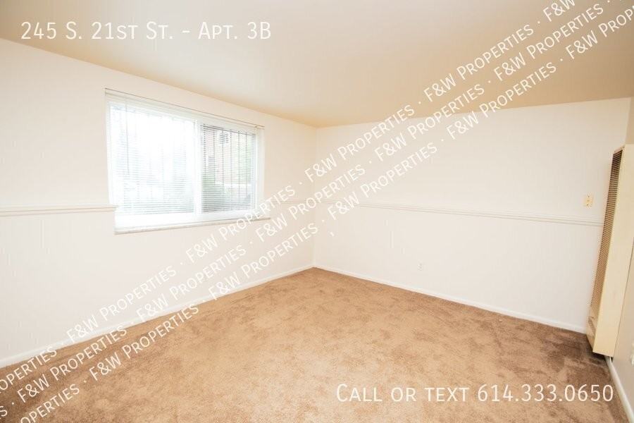 245 S 21st St #3B - Photo 2 of 6