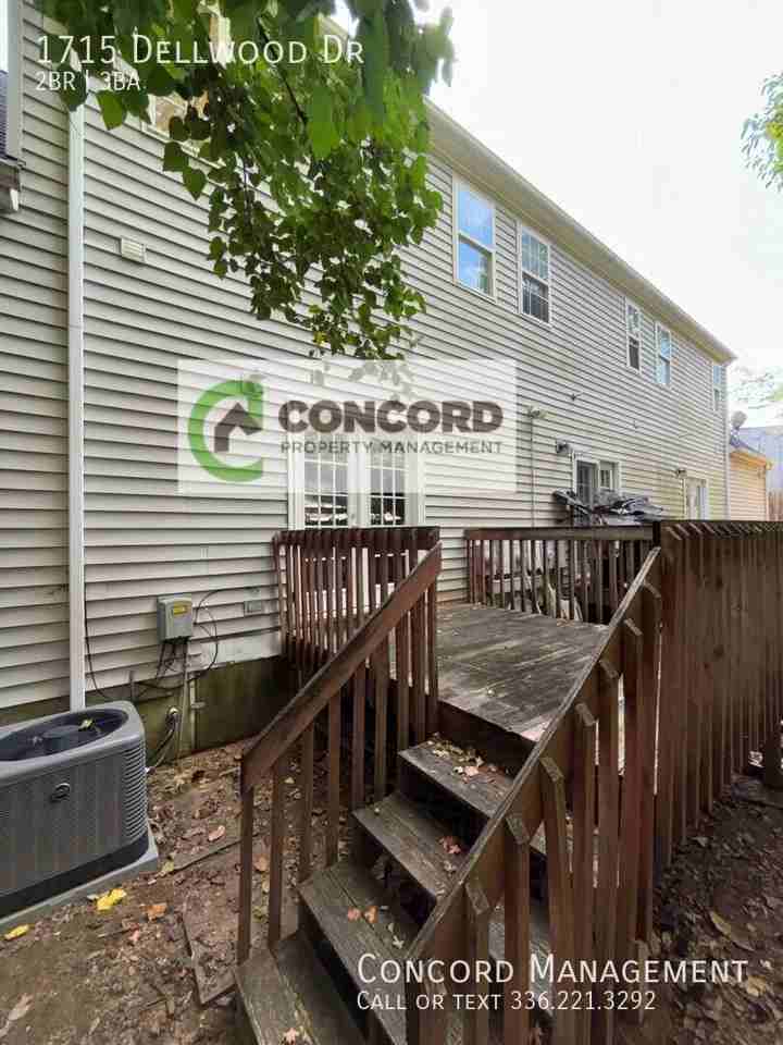 1715 Dellwood Dr - Photo 2 of 19